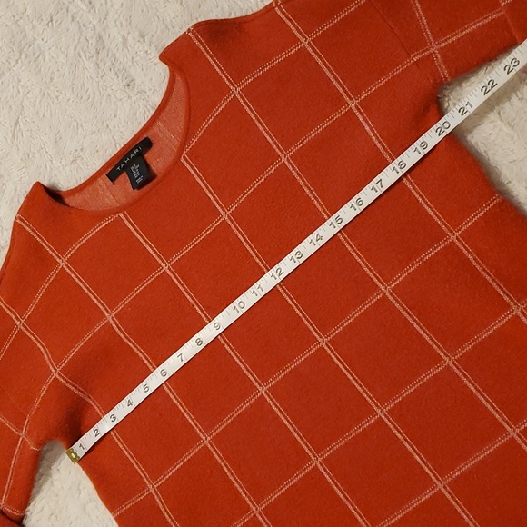 Tahari sweater - Picture 4 of 7
